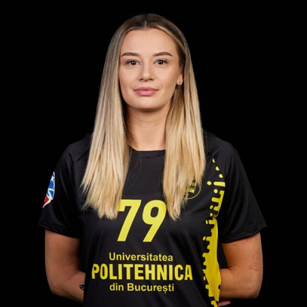 Adina  Bizau